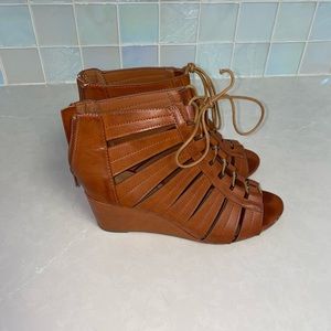 Boutique small heel sandal